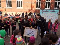 Die-Narhalla-beim-Hofer-Weltkindertag-Unterstuetzung-durch-Hoftex-Group-AG